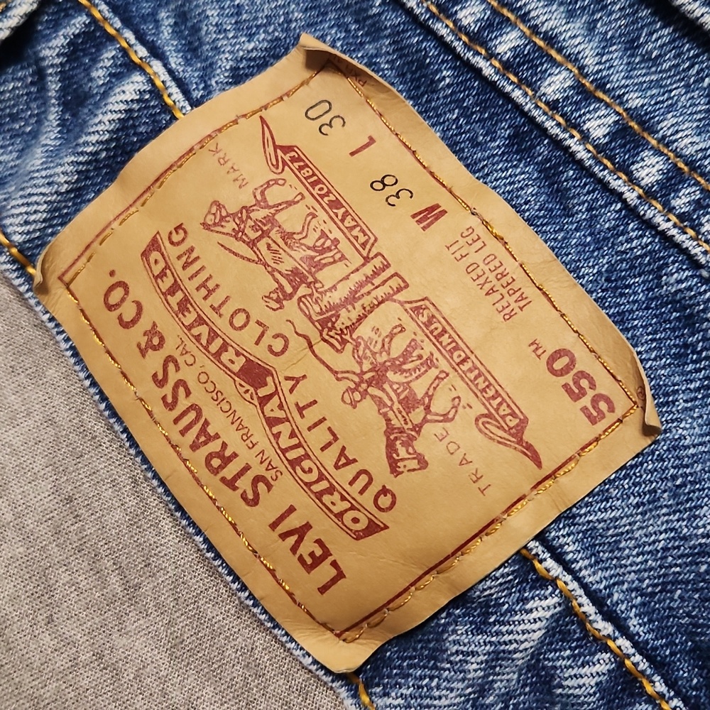 Vintage LEVI'S 550 Relaxed Fit Tapered Leg Baggy Oversized Denim Blue Dad Jeans - Picture 6 of 17